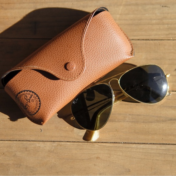 1980s Ray-Ban Aviator Sunglasses - Picture 3 of 17